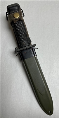 US GI M5 A1 GARAND BAYONET WITH M8A1 SCABBARD.