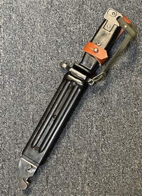 YUGOSLAVIAN / SERBIAN M70 M76 AK47 BAYONET WITH LEATHER FROG.