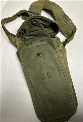 US GI KOREAN ERA WAR O.D. MAGAZINE POUCH WITH SHOULDER STRAP.