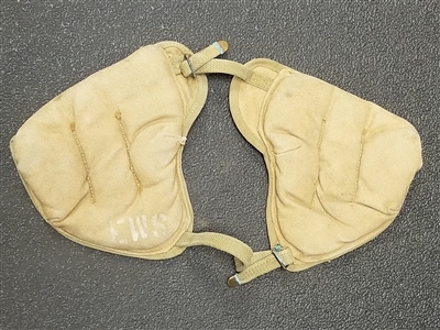 US GI WWII PAIRS OF SHOULDER PADS PROTECTORS.