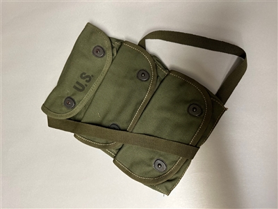 US GI WWII 3 POCKET O.D. GRENADE POUCH 1945 DATED.